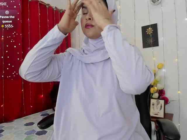 AishaAmin webcam