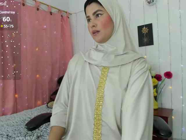 AishaAmin webcam