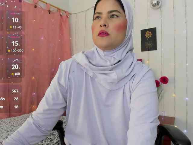 AishaAmin webcam