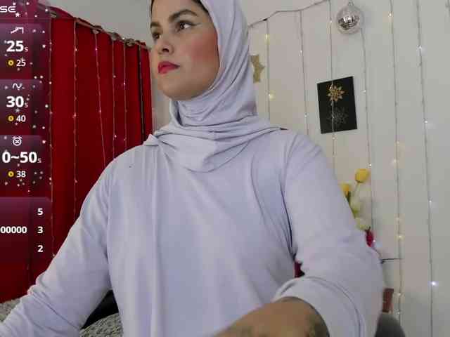 AishaAmin webcam