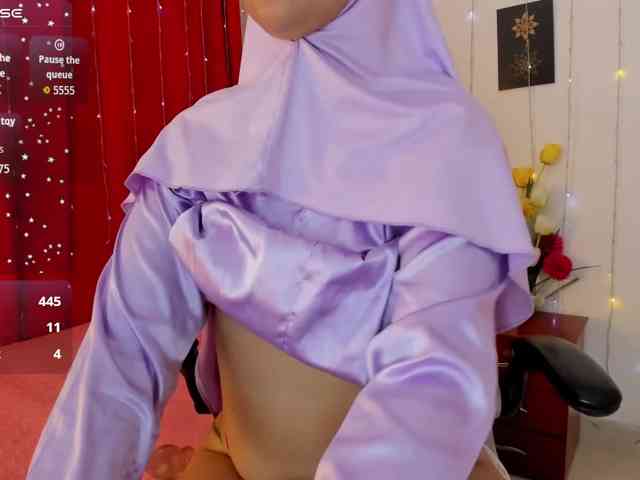 AishaAmin webcam