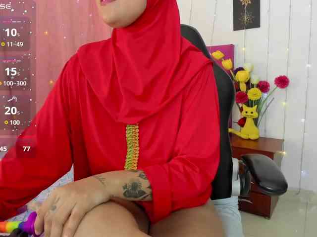 AishaAmin webcam