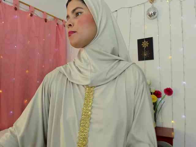 AishaAmin webcam