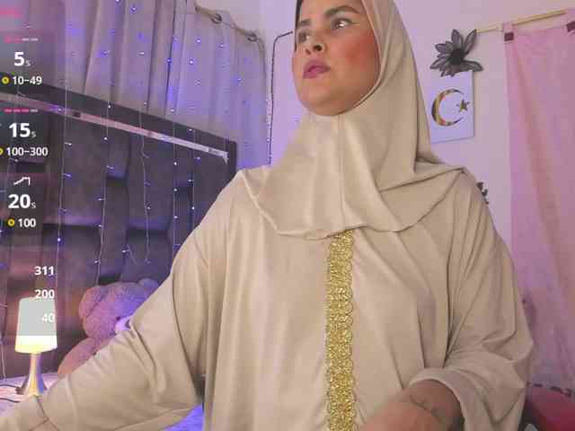AishaAmin webcam