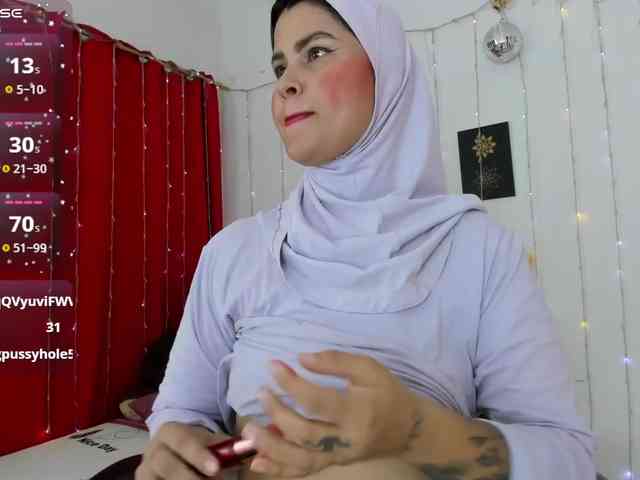 AishaAmin webcam