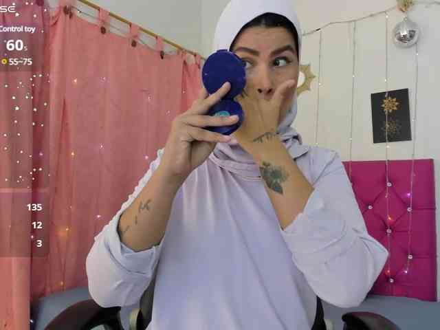 AishaAmin webcam