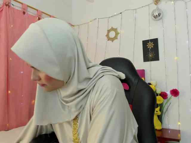 AishaAmin webcam