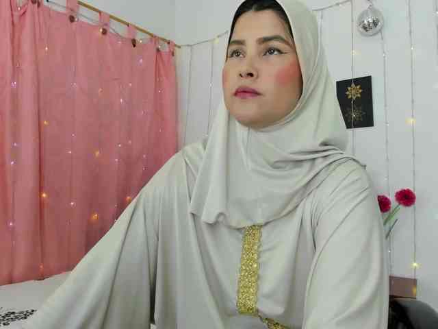 AishaAmin webcam