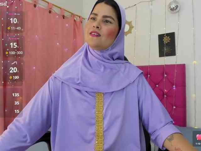 AishaAmin webcam