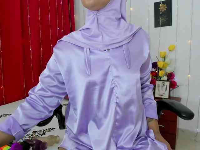 AishaAmin webcam