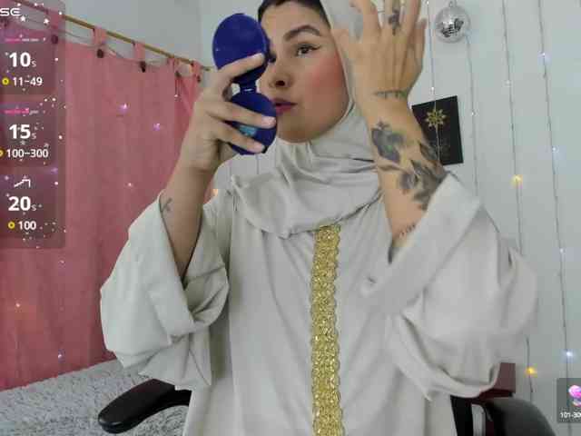 AishaAmin webcam