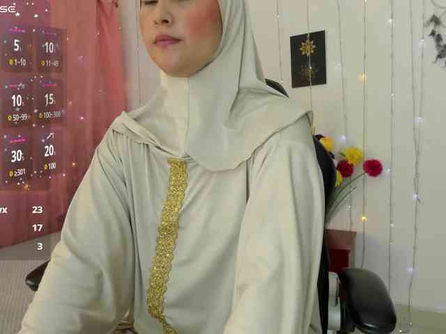 AishaAmin webcam