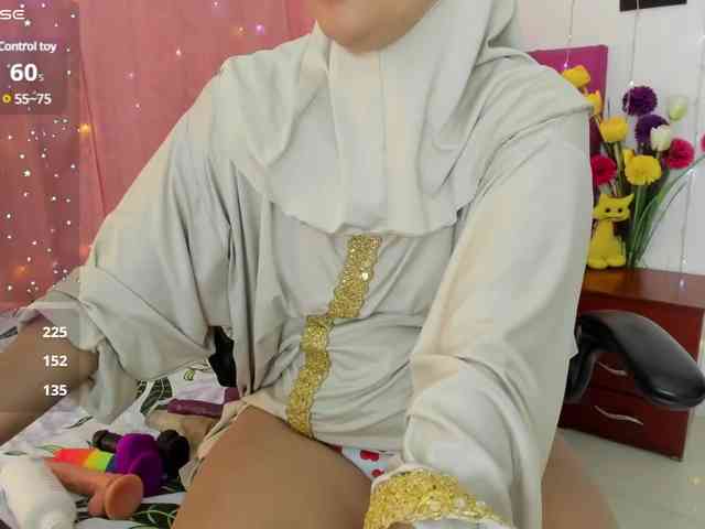 AishaAmin webcam