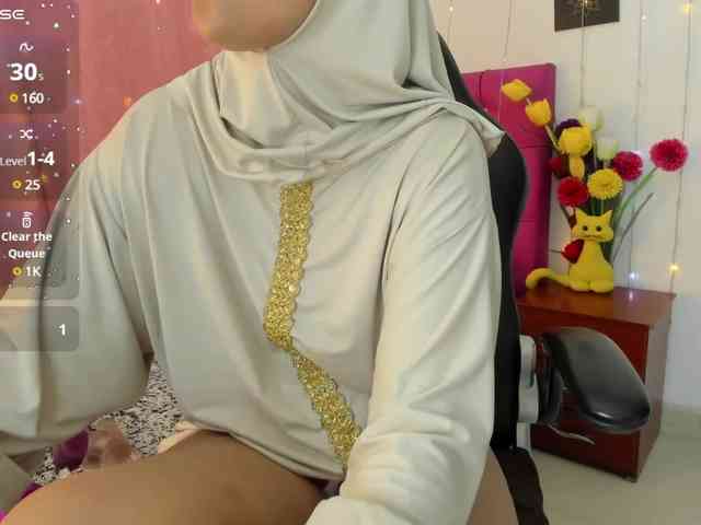 AishaAmin webcam