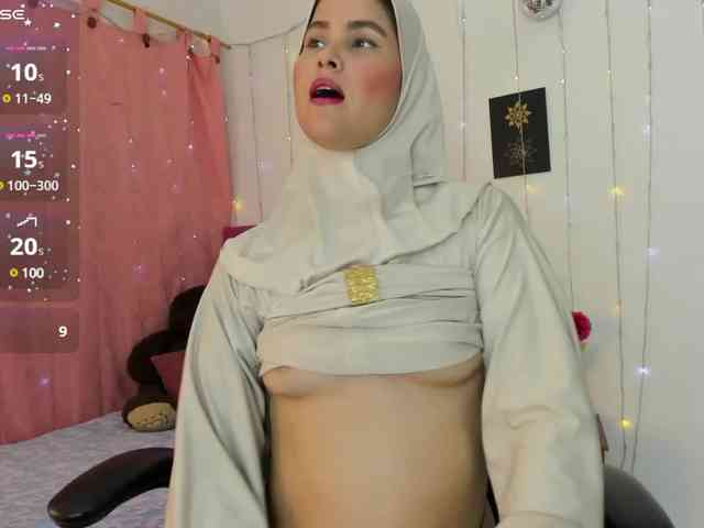 AishaAmin webcam