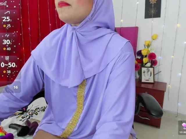 AishaAmin webcam