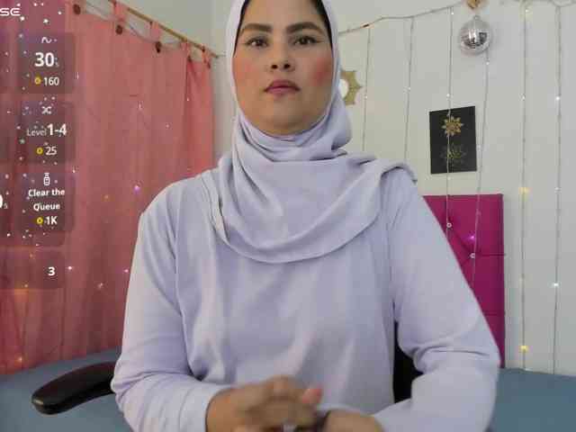 AishaAmin webcam