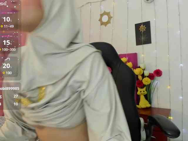 AishaAmin webcam
