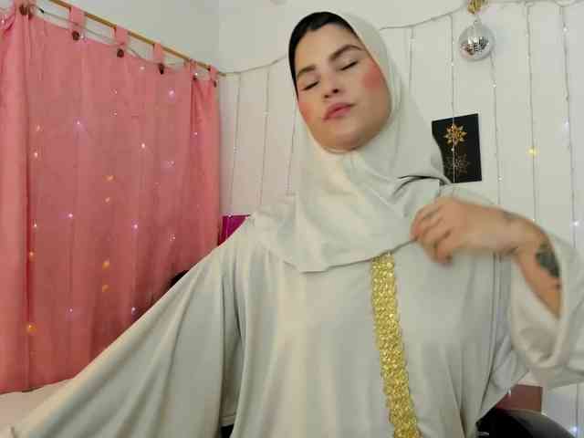 AishaAmin webcam