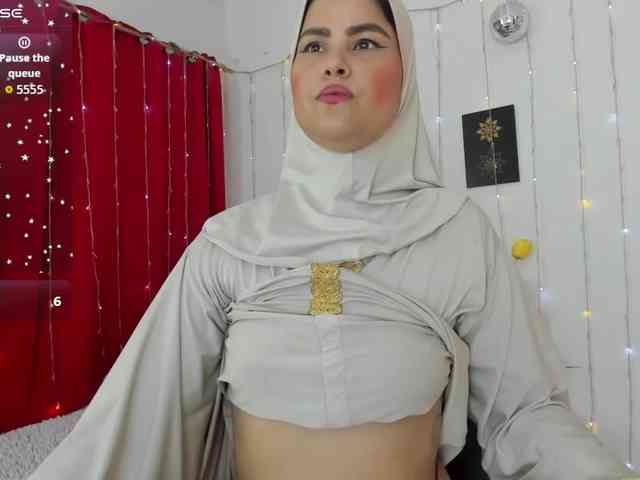 AishaAmin webcam