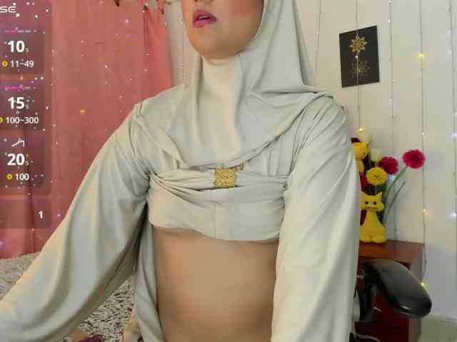 AishaAmin webcam