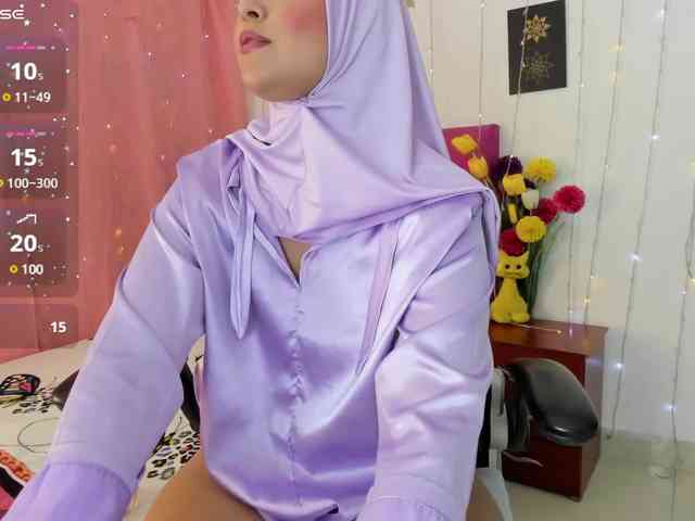 AishaAmin webcam