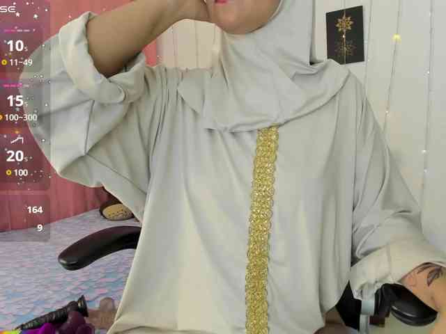 AishaAmin webcam
