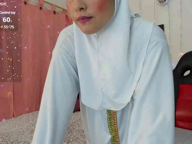 AishaAmin webcam