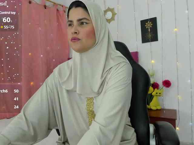 AishaAmin webcam