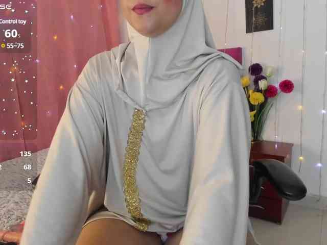 AishaAmin webcam