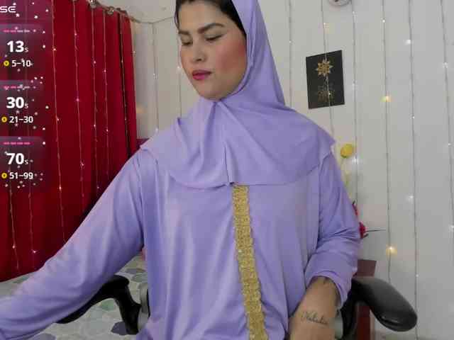 AishaAmin webcam