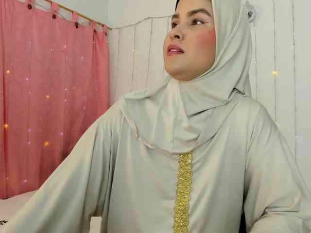 AishaAmin webcam