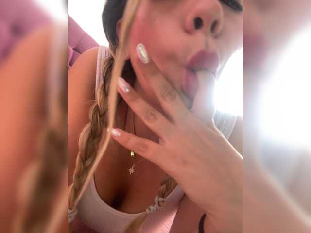 LunaBiely's BongaCams show and profile