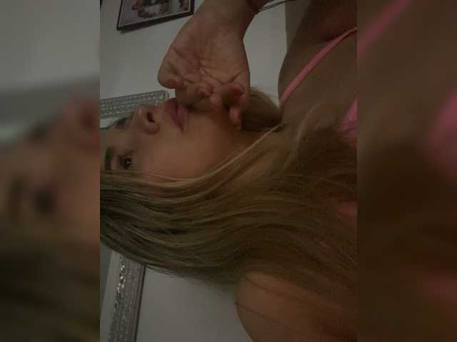 LunaBiely's BongaCams show and profile