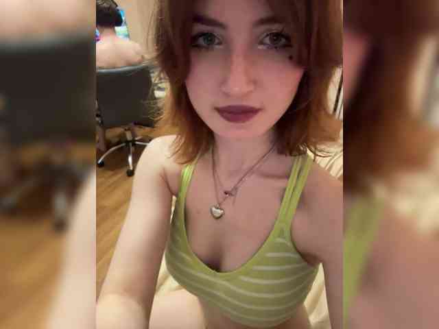 PornoHuk webcam