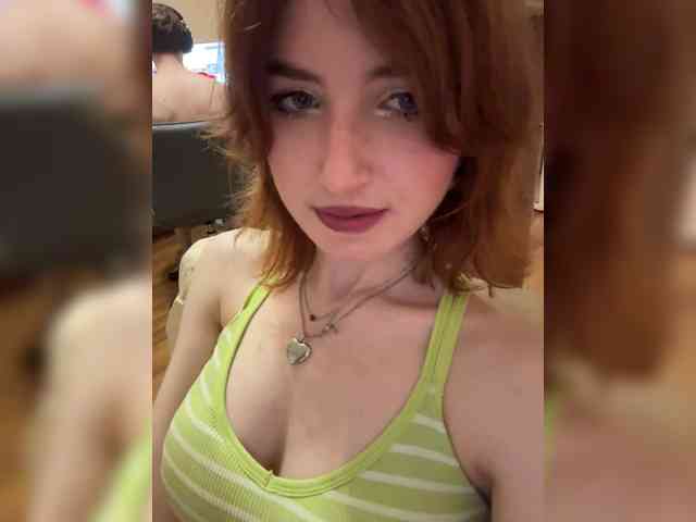 PornoHuk webcam