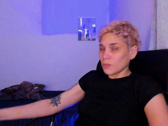 LauraR's BongaCams show and profile