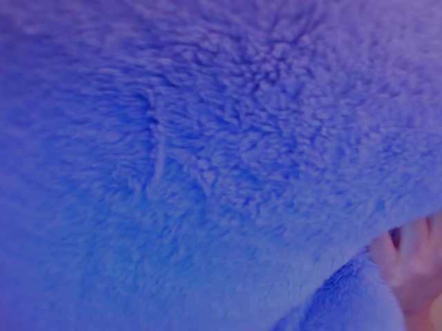 LauraR's BongaCams show and profile