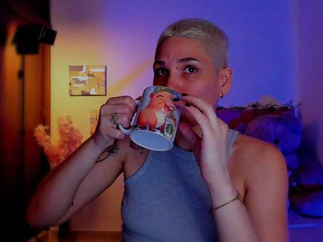 LauraR's BongaCams show and profile