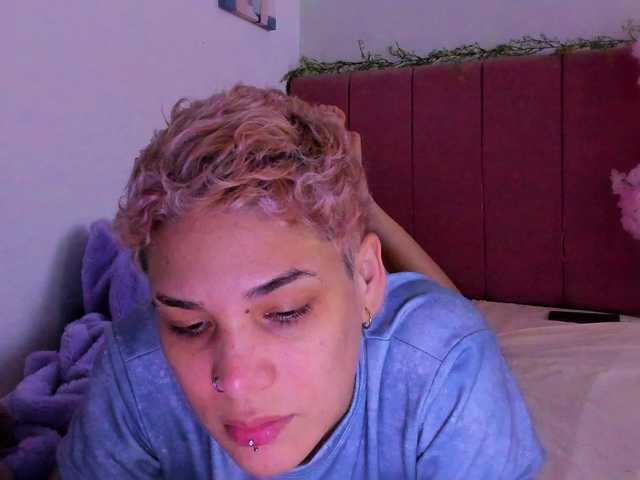 LauraR's BongaCams show and profile