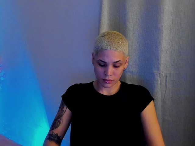 LauraR's BongaCams show and profile