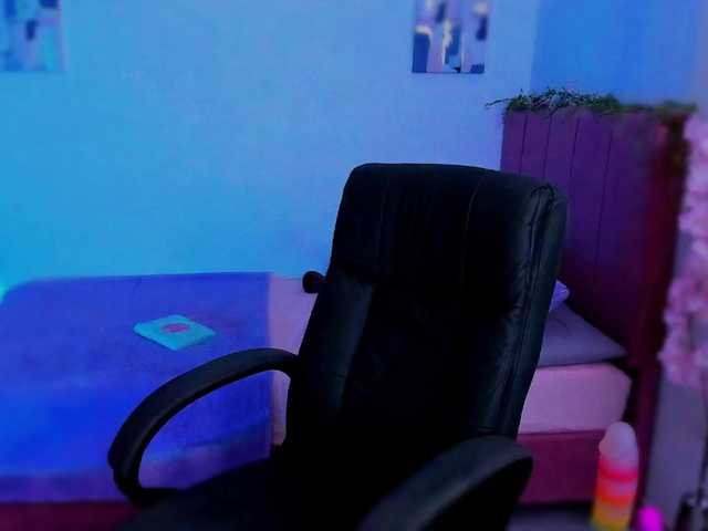 LauraR webcam bongacams model stream image