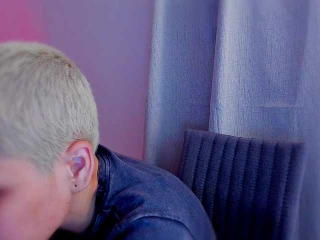 LauraR's BongaCams show and profile