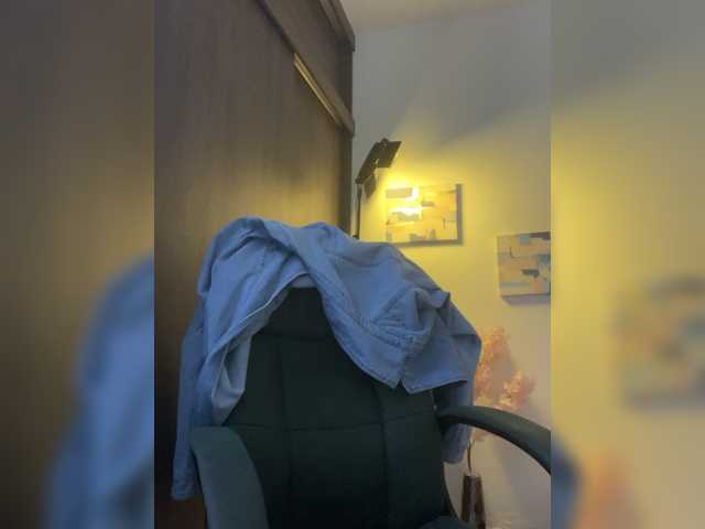 LauraR's BongaCams show and profile