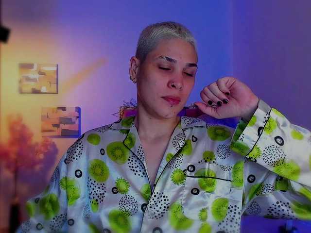 LauraR's BongaCams show and profile