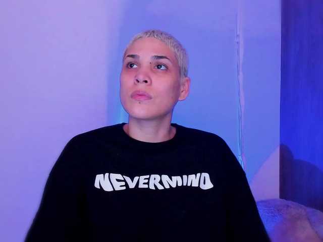 LauraR's BongaCams show and profile