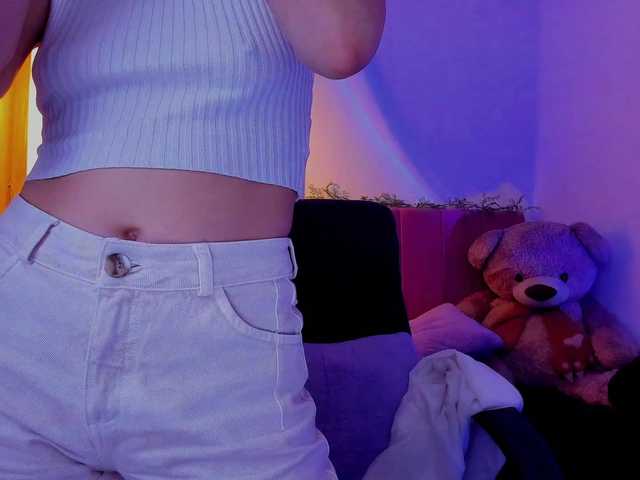 LauraR's BongaCams show and profile