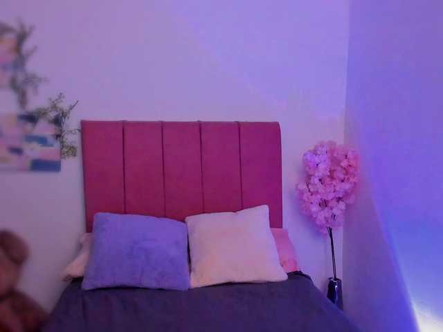 LauraR's BongaCams show and profile