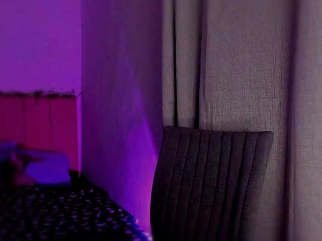 LauraR's BongaCams show and profile