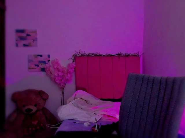 LauraR's BongaCams show and profile